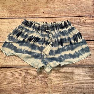Olive & Grey | Blue tie dye shorts Size M